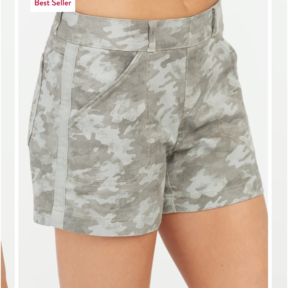 SPANX Stone Wash Camo 4" Short NWT Medium